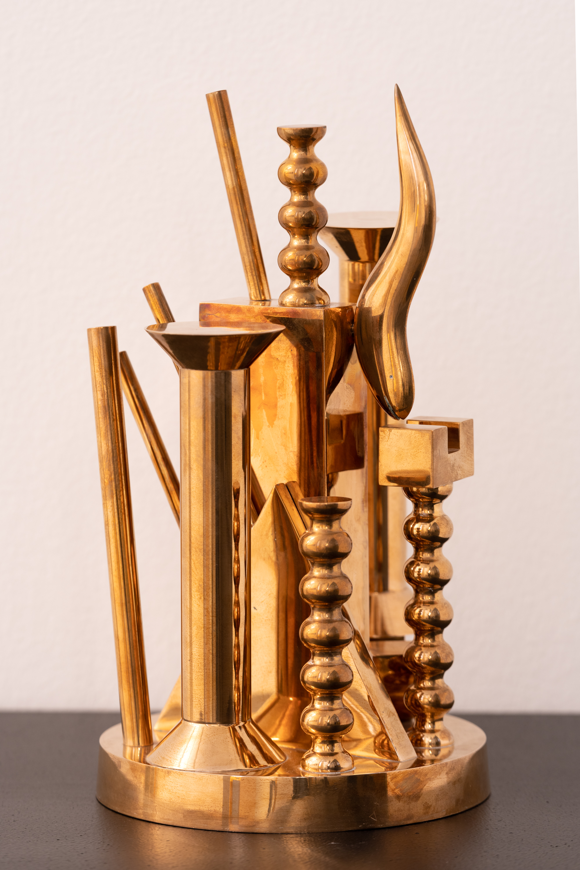 Fontanina, 1994, bronzo dorato, collezione “Piccola Produzione”, Archivio Alessandro Mendini (Ph Lorenzo Palmieri)